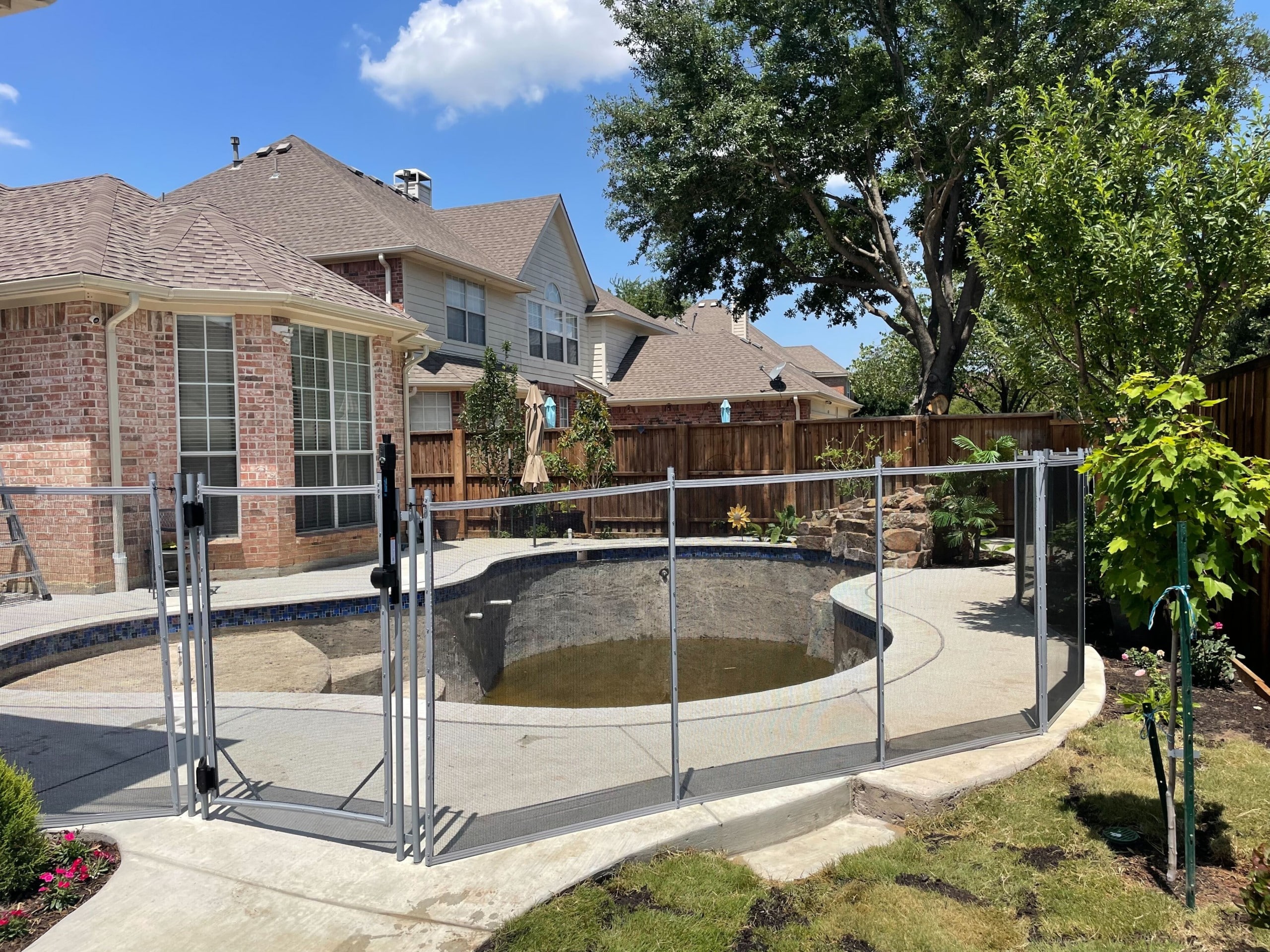 pool safety fence install